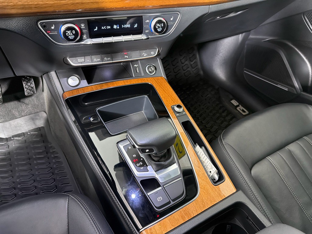 2021 Audi Q5 Image 18