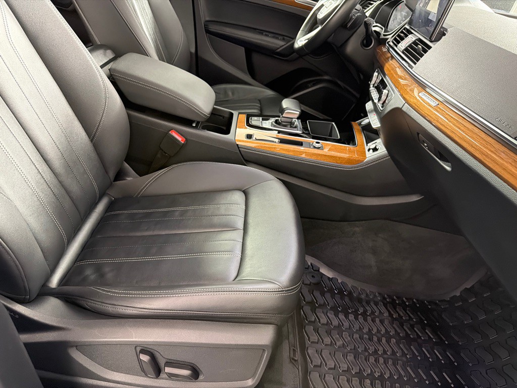 2021 Audi Q5 Image 24
