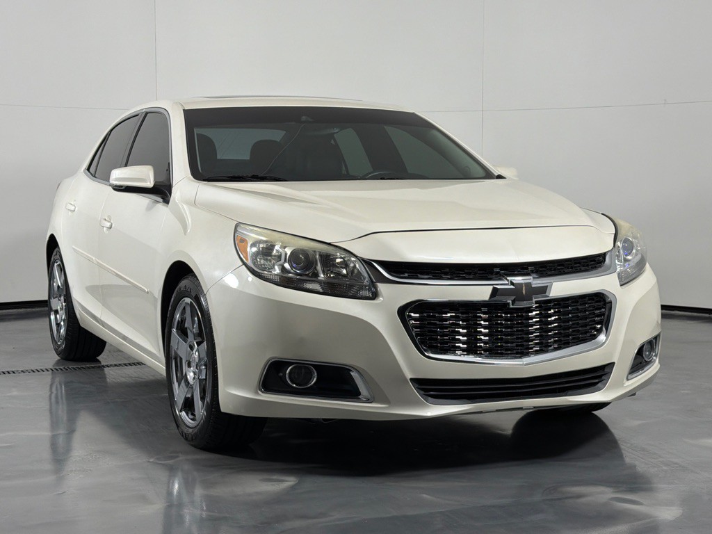 2013 Chevrolet Malibu Image 3