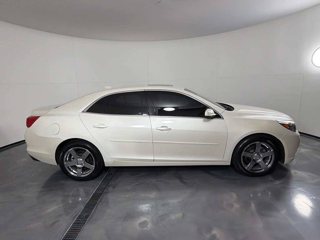 2013 Chevrolet Malibu Image 4