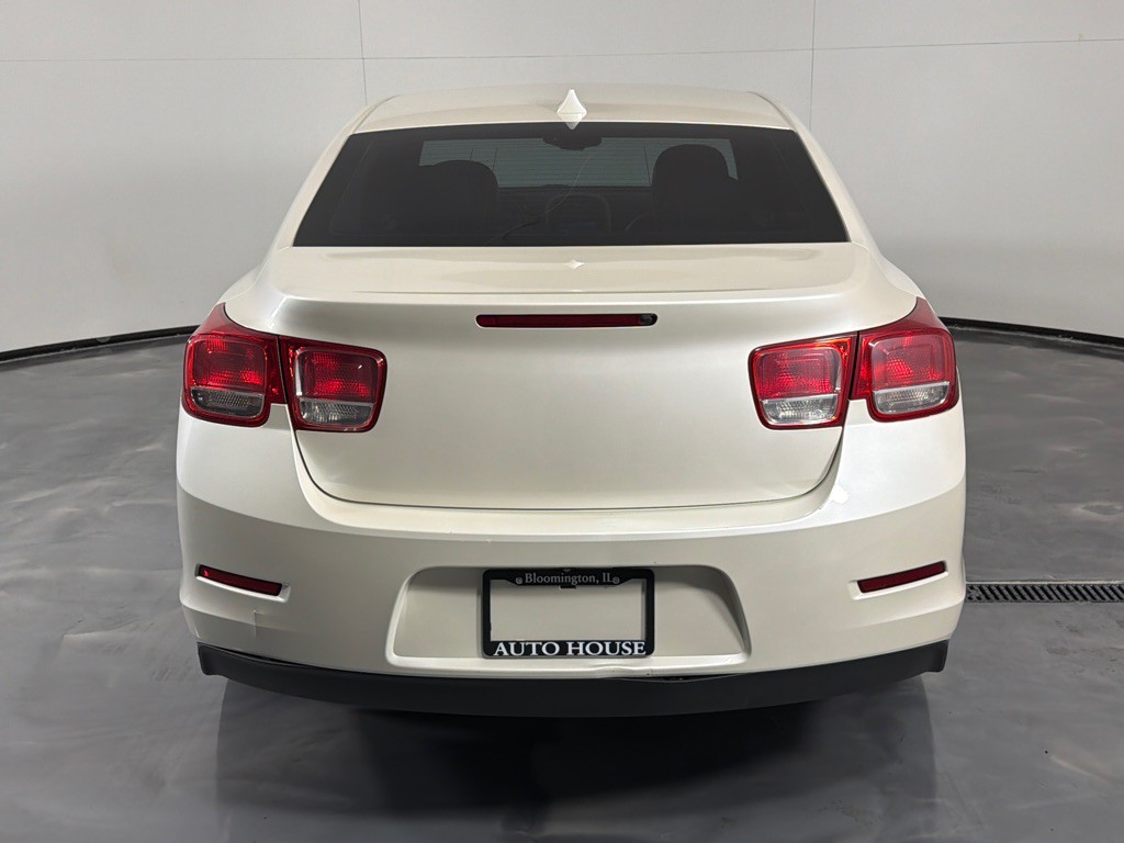 2013 Chevrolet Malibu Image 6