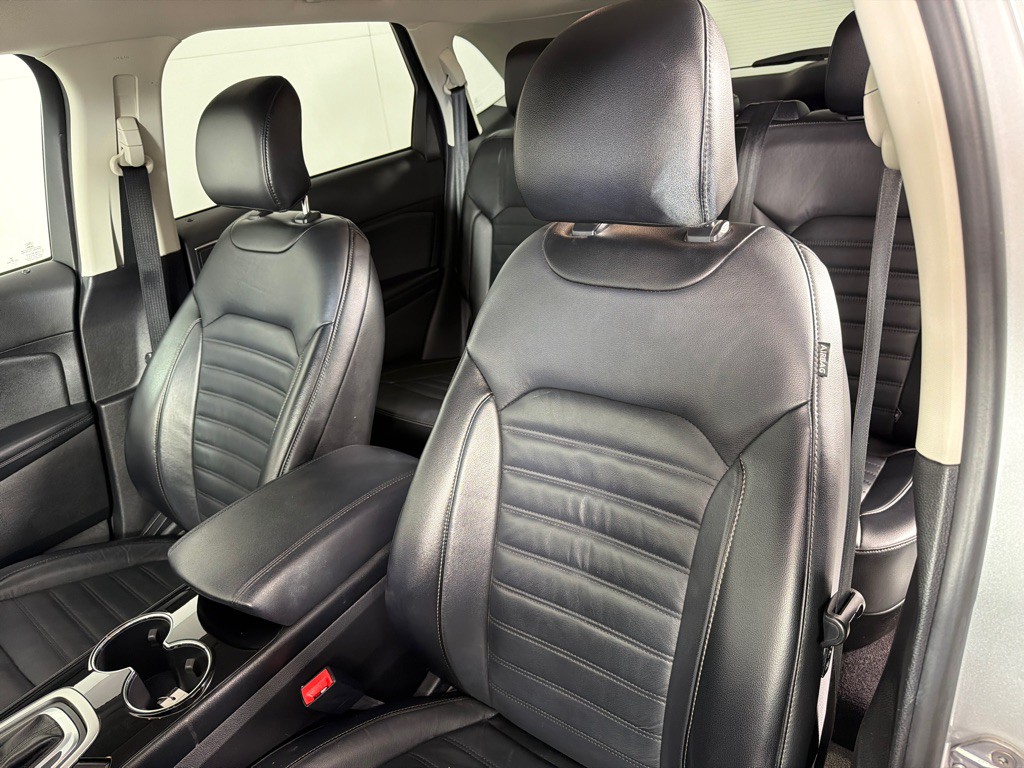 2016 Ford Edge Image 13