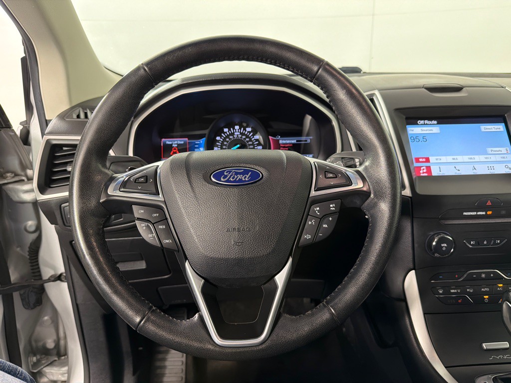 2016 Ford Edge Image 14