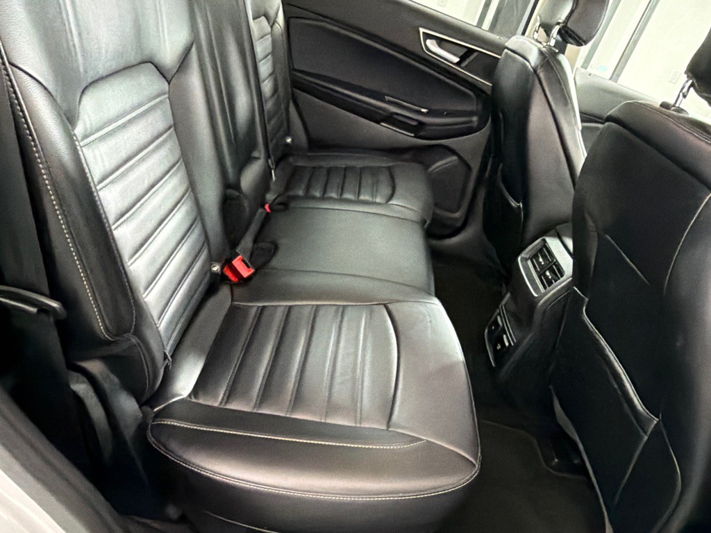2016 Ford Edge Image 21