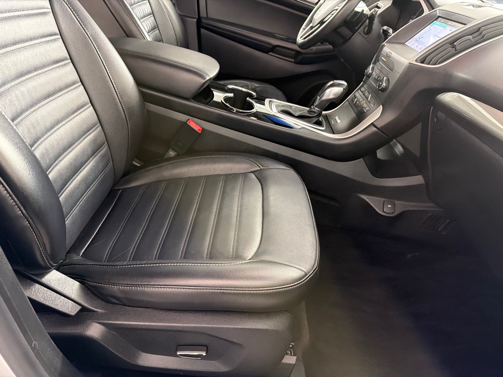 2016 Ford Edge Image 23