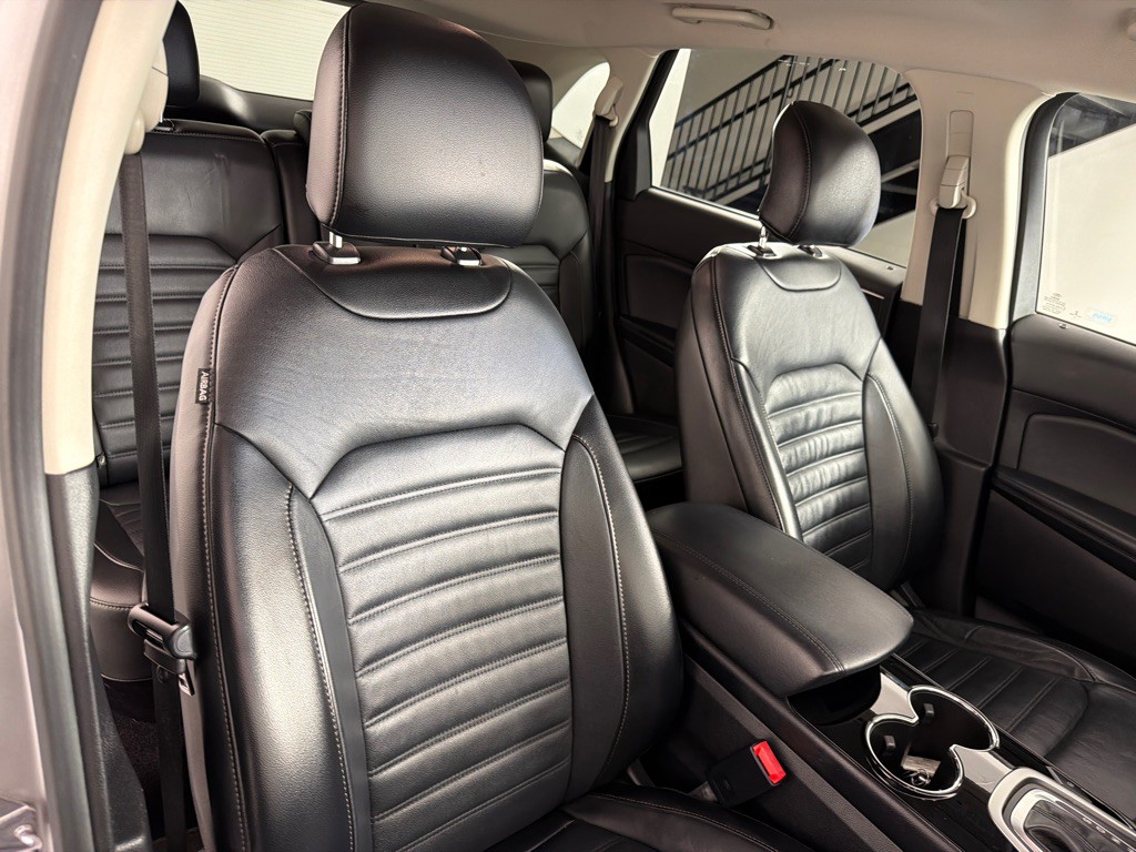 2016 Ford Edge Image 24