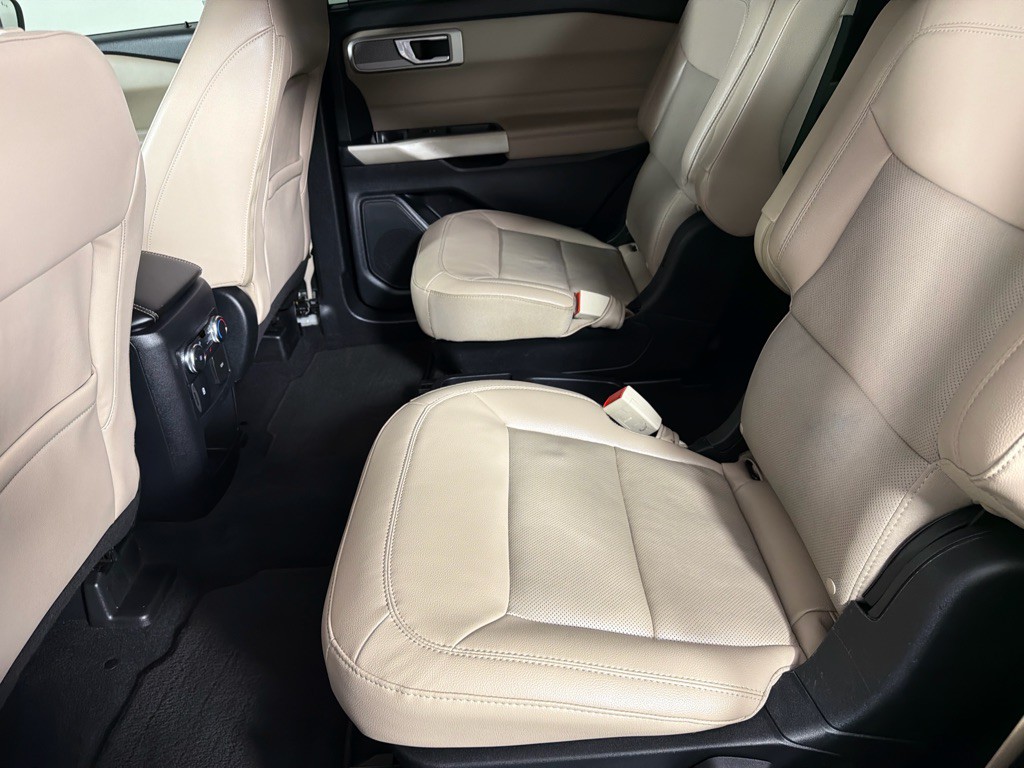 2021 Ford Explorer Image 18