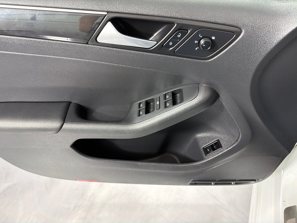 2018 Volkswagen Jetta Image 11