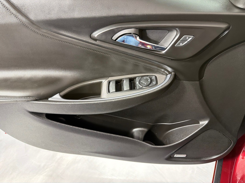 2017 Chevrolet Malibu Image 10