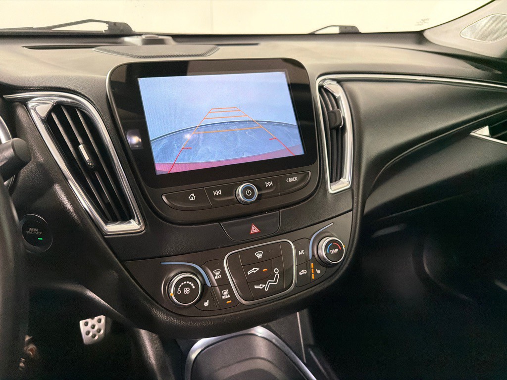 2017 Chevrolet Malibu Image 16