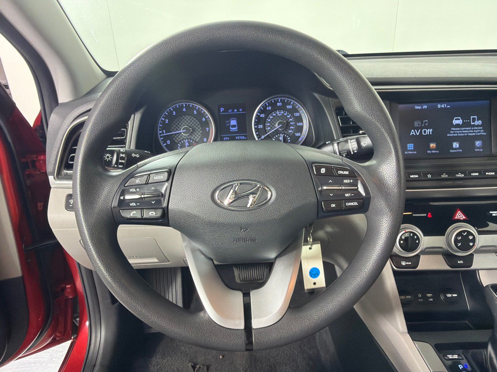 2019 Hyundai Elantra Image 11