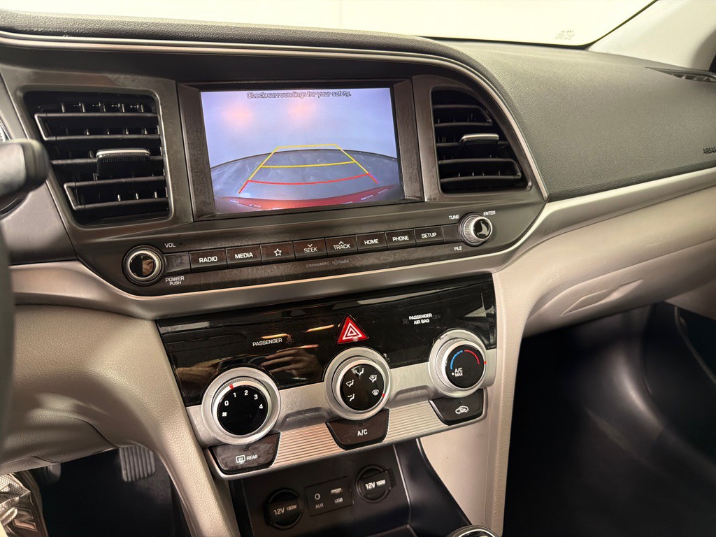 2019 Hyundai Elantra Image 13