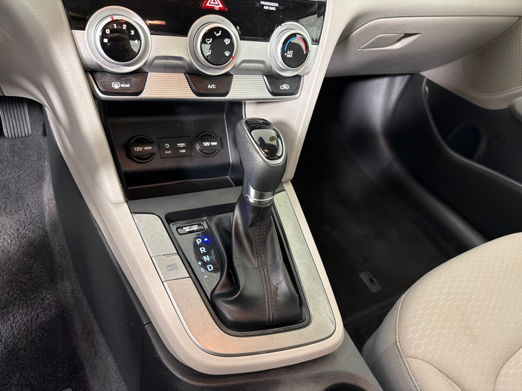 2019 Hyundai Elantra Image 14