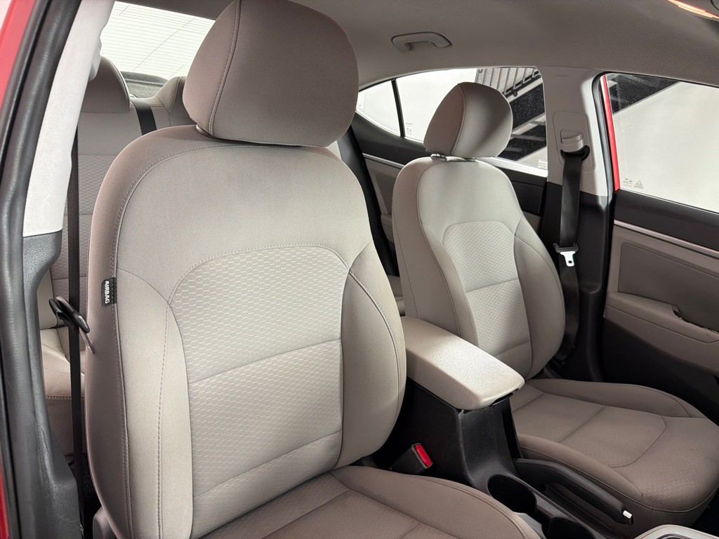 2019 Hyundai Elantra Image 18