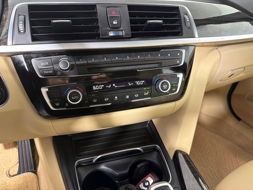 2016 BMW 3 Series Image 16