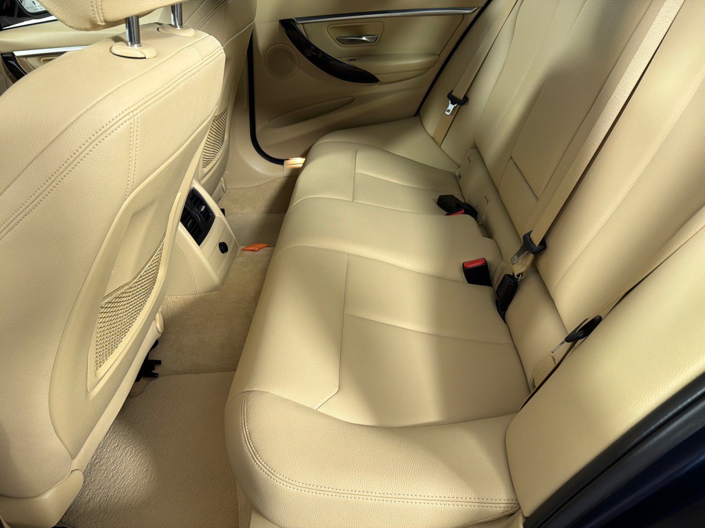 2016 BMW 3 Series Image 18