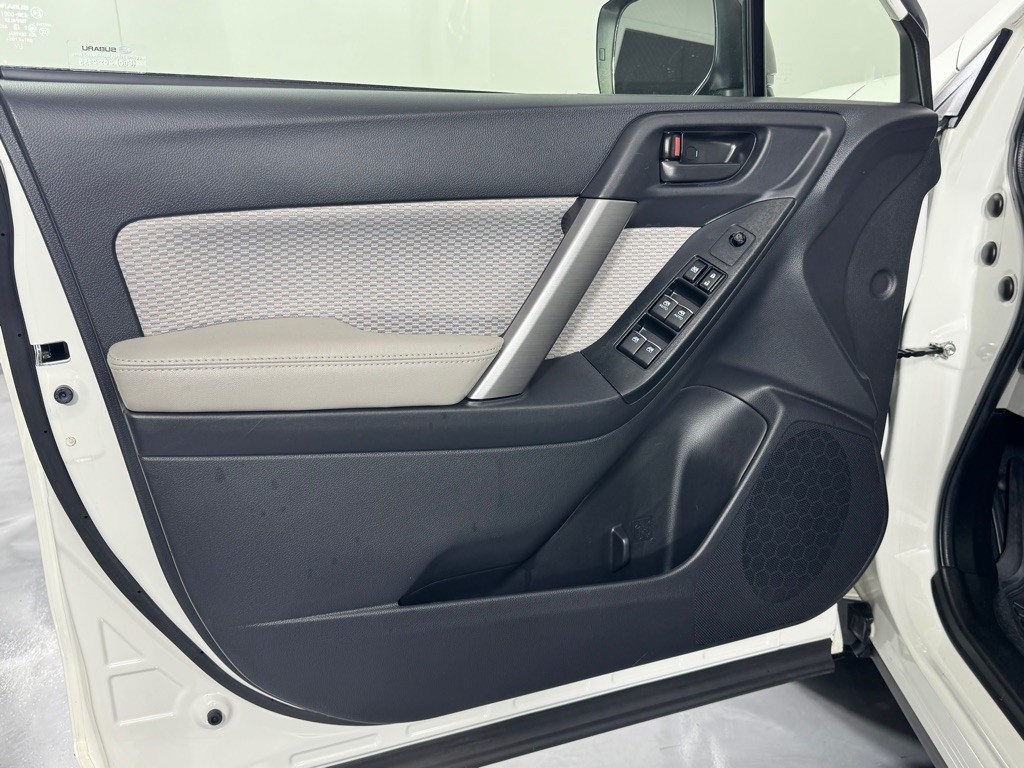2018 Subaru Forester Image 10