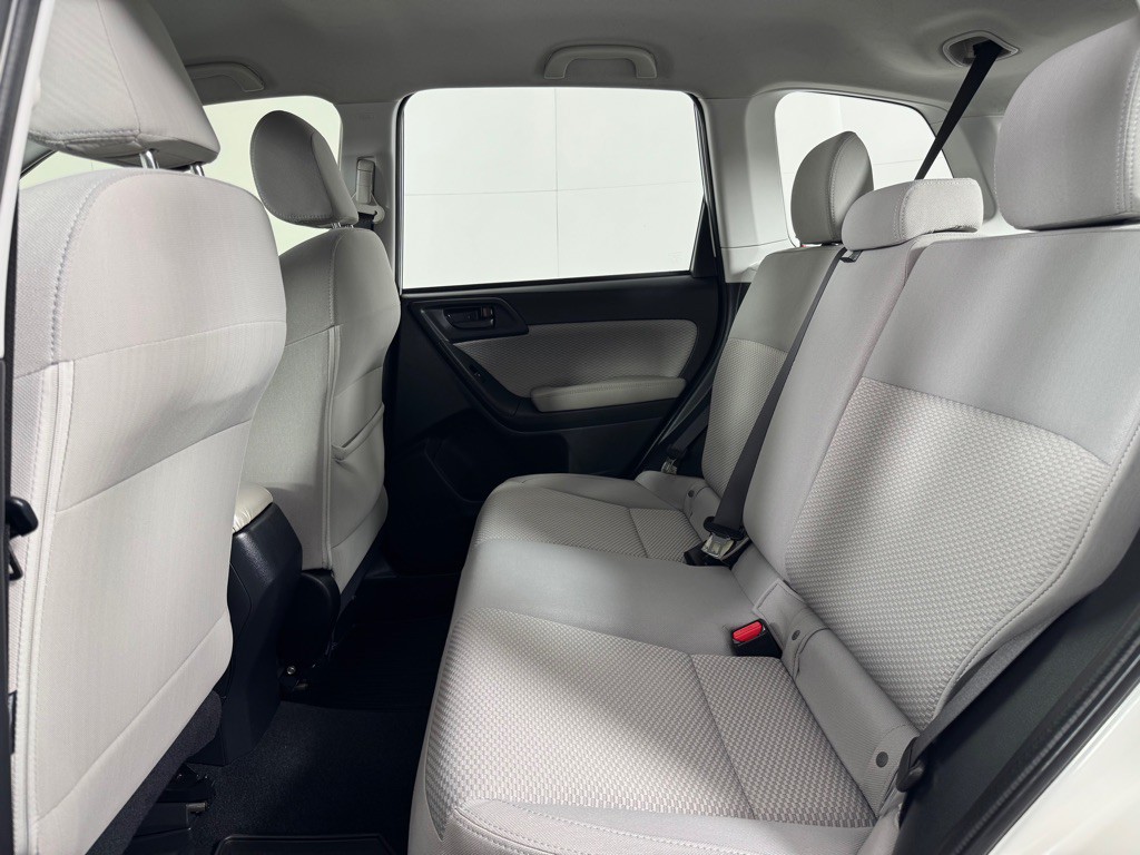 2018 Subaru Forester Image 17