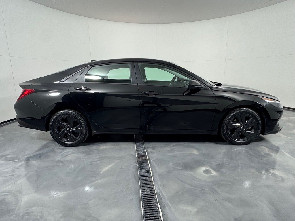 2021 Hyundai Elantra Image 4