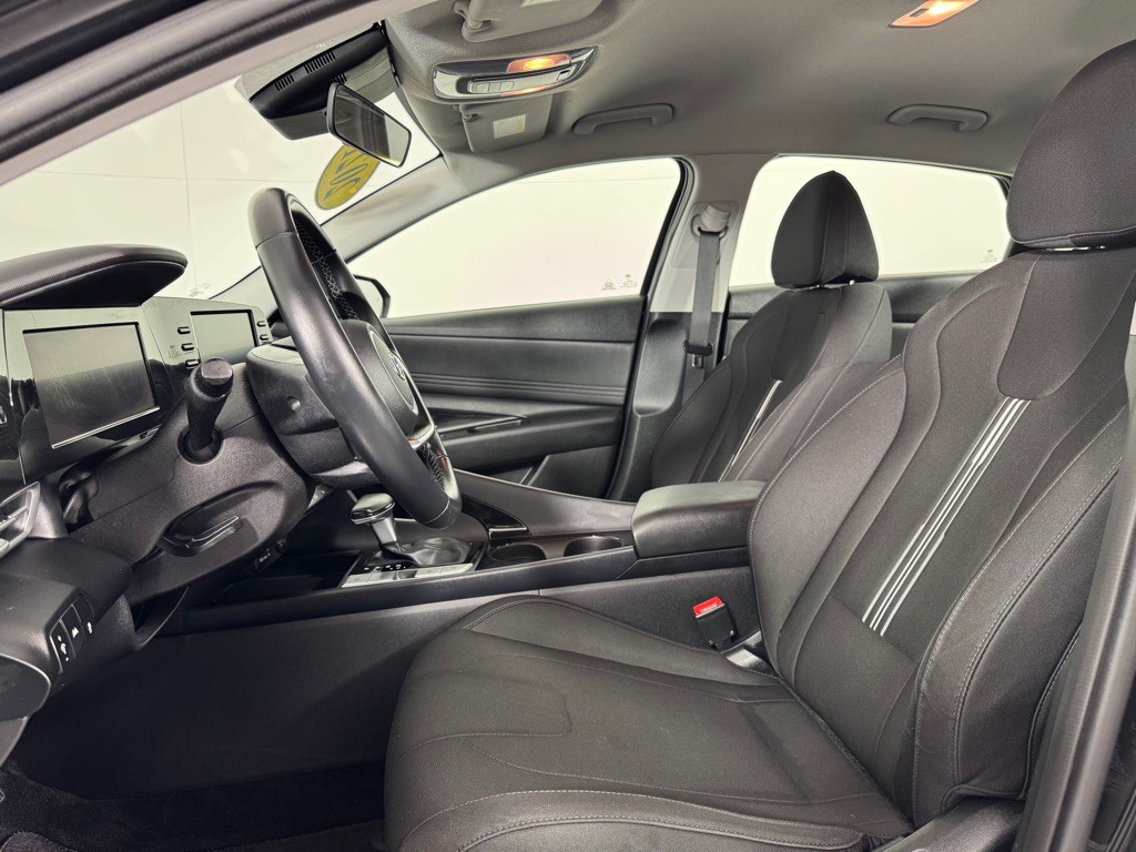 2021 Hyundai Elantra Image 11