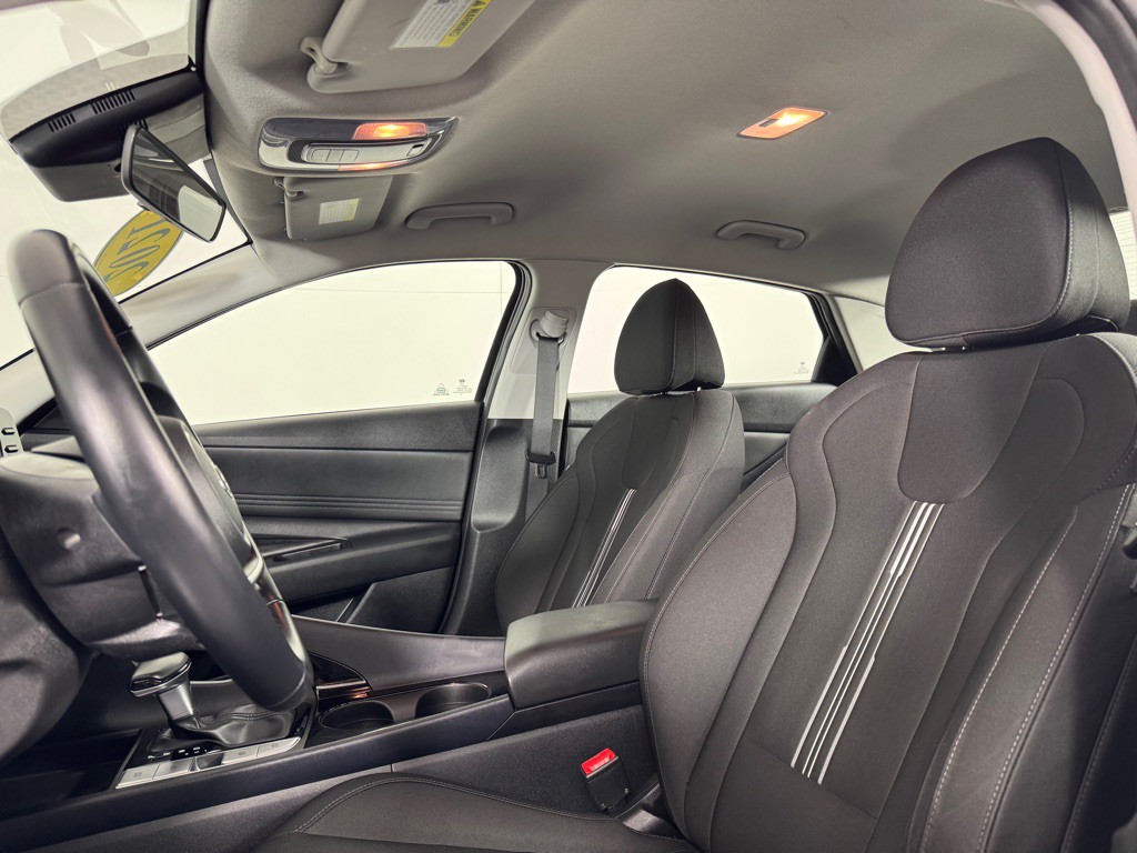 2021 Hyundai Elantra Image 12