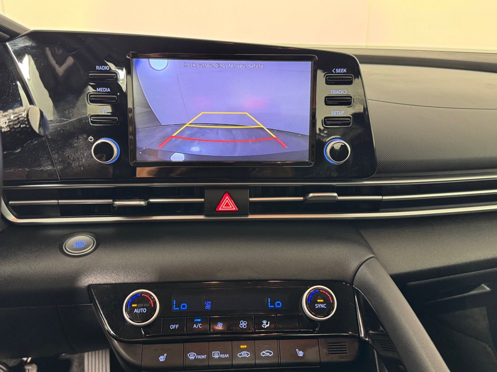 2021 Hyundai Elantra Image 15