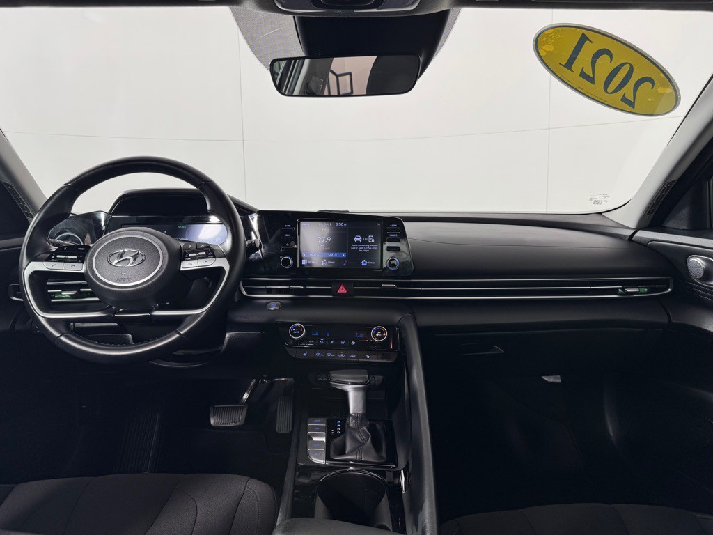 2021 Hyundai Elantra Image 17