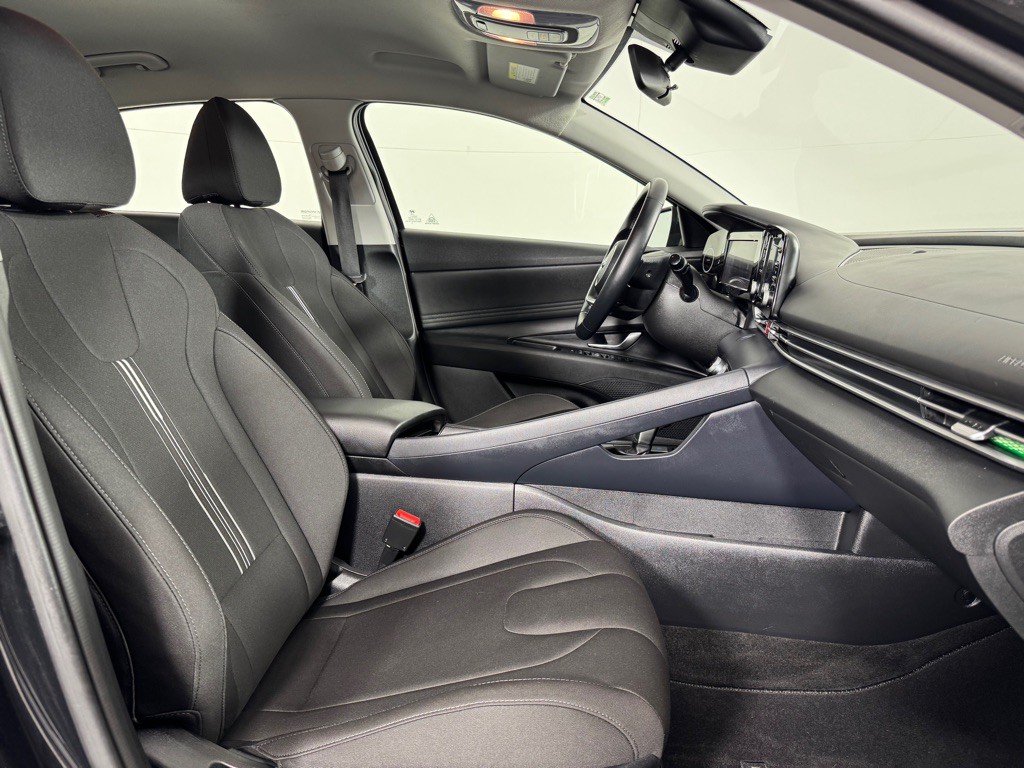 2021 Hyundai Elantra Image 19