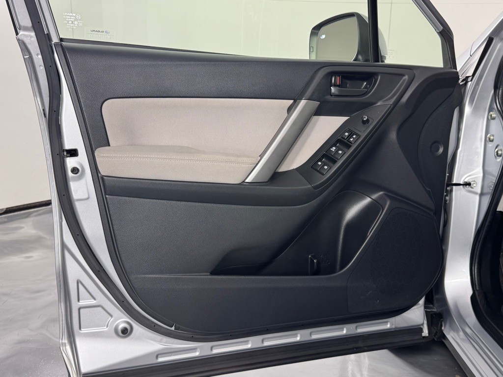 2014 Subaru Forester Image 10