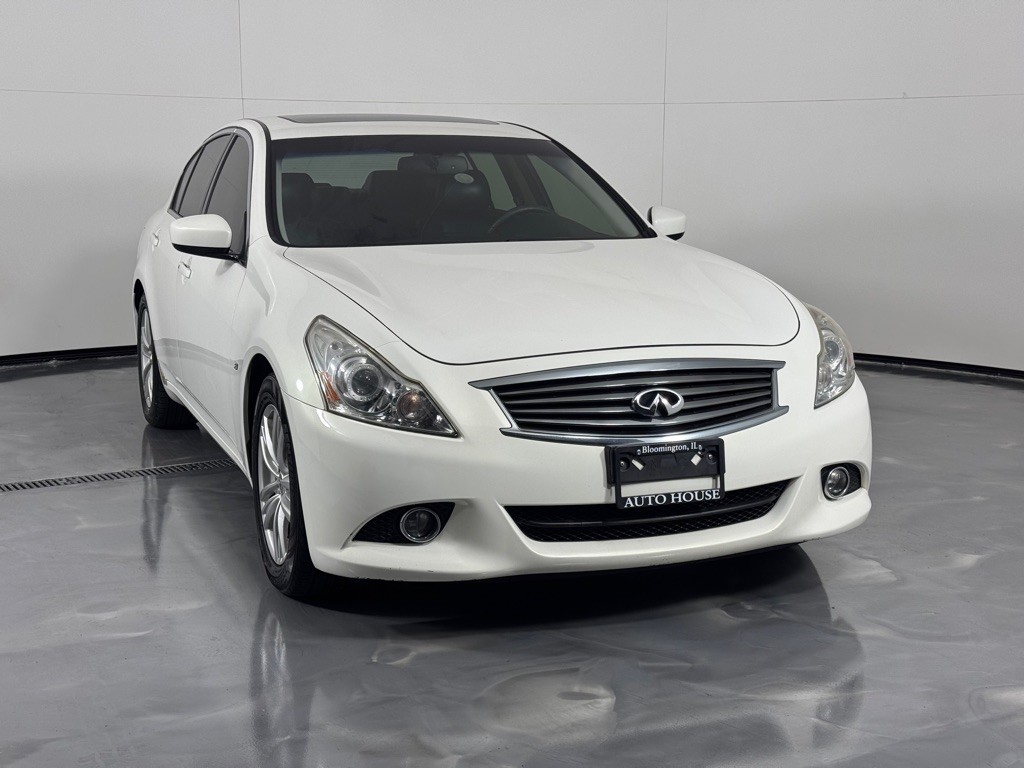 2015 INFINITI Q40 Image 3