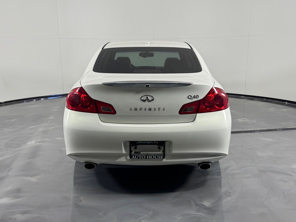 2015 INFINITI Q40 Image 4