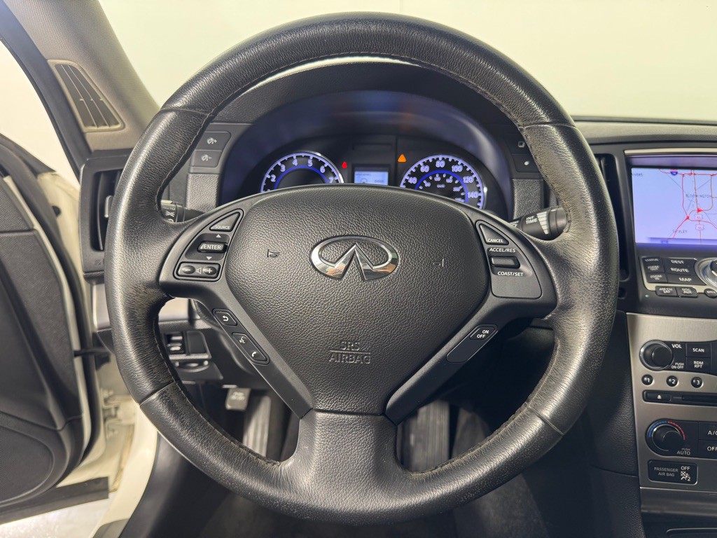 2015 INFINITI Q40 Image 11