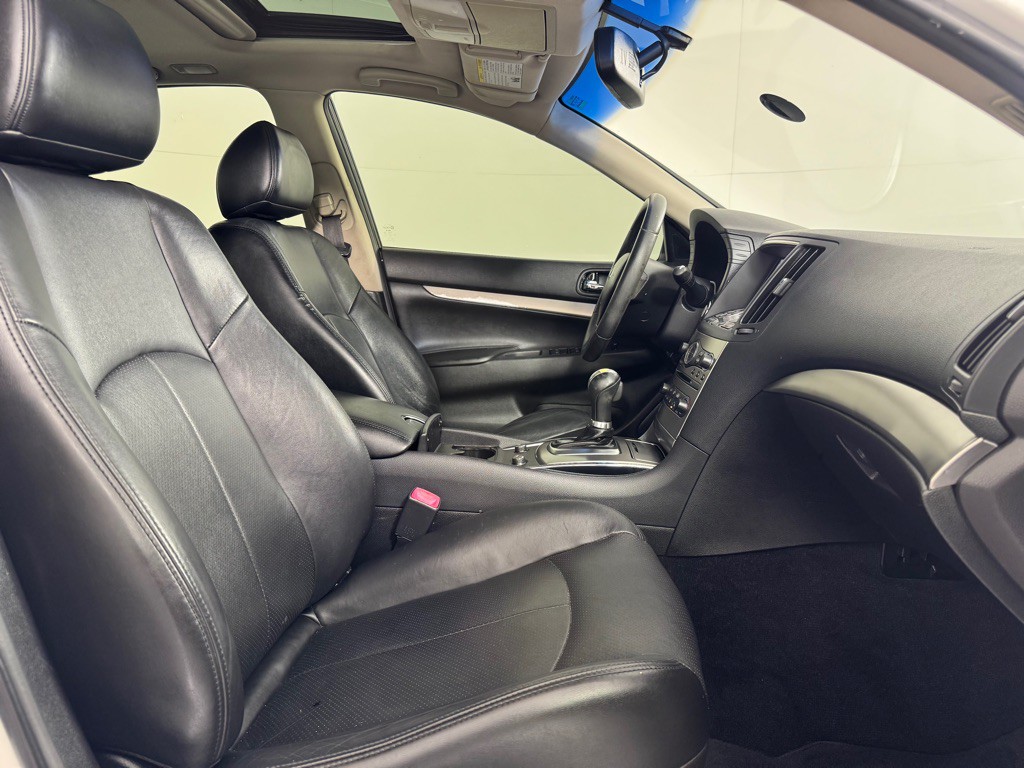 2015 INFINITI Q40 Image 21
