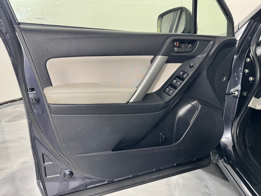 2016 Subaru Forester Image 11