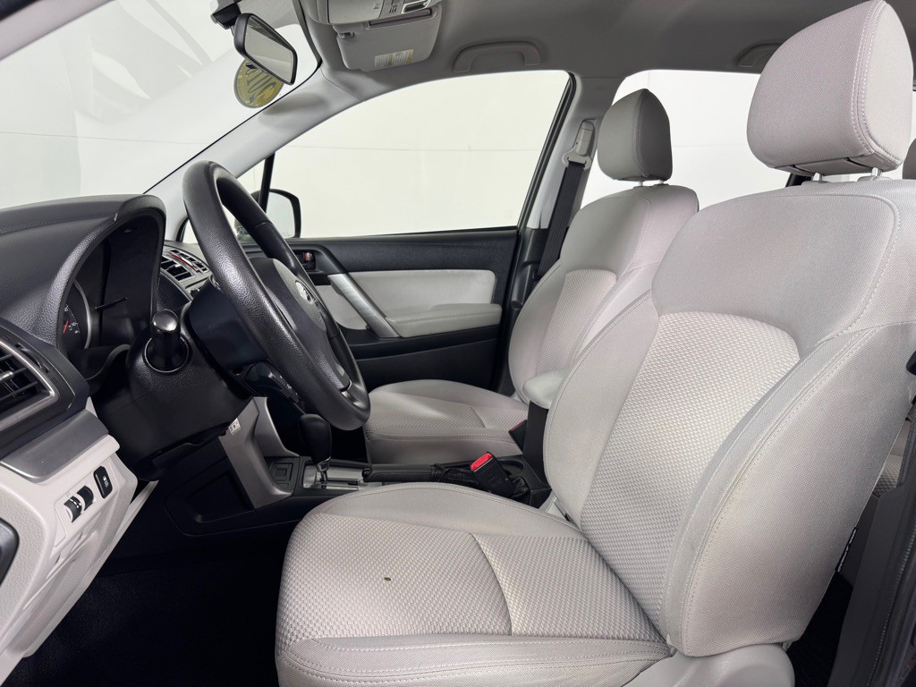 2016 Subaru Forester Image 12