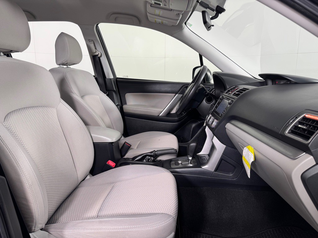 2016 Subaru Forester Image 25