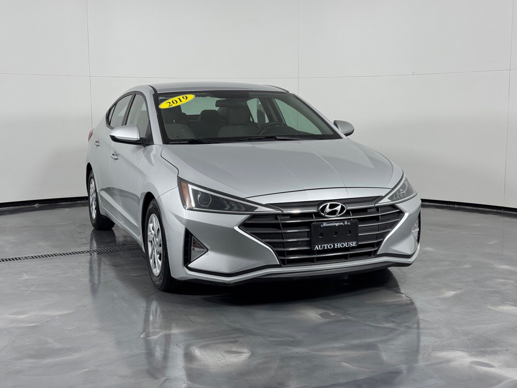 2019 Hyundai Elantra Image 3