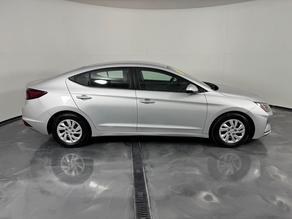 2019 Hyundai Elantra Image 4