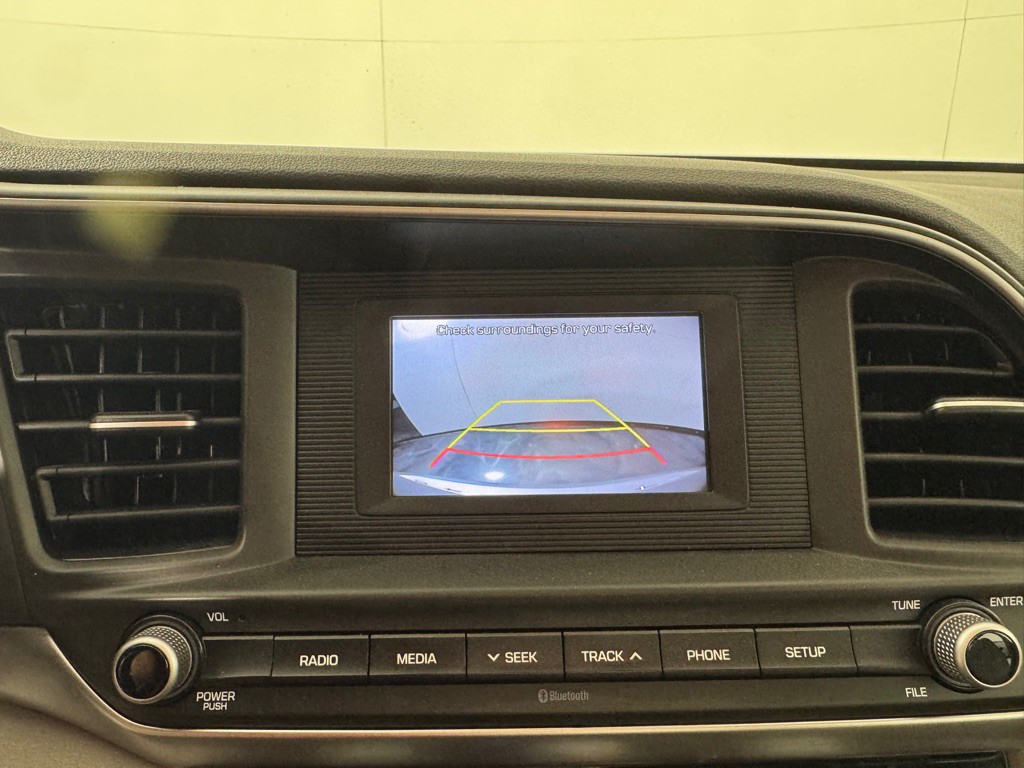 2019 Hyundai Elantra Image 18
