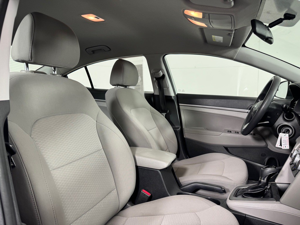 2019 Hyundai Elantra Image 25