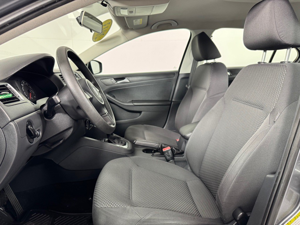 2013 Volkswagen Jetta Image 10