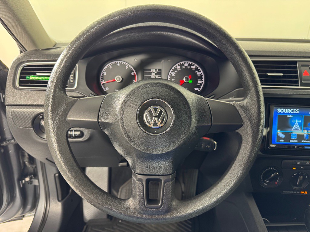 2013 Volkswagen Jetta Image 12