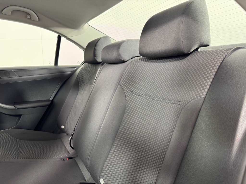 2013 Volkswagen Jetta Image 18