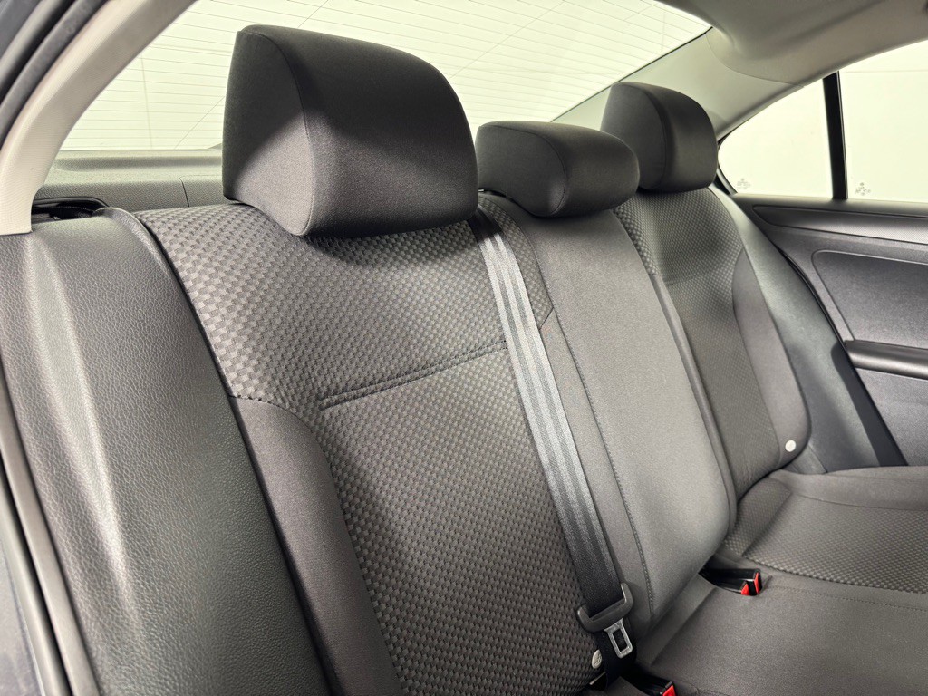 2013 Volkswagen Jetta Image 21