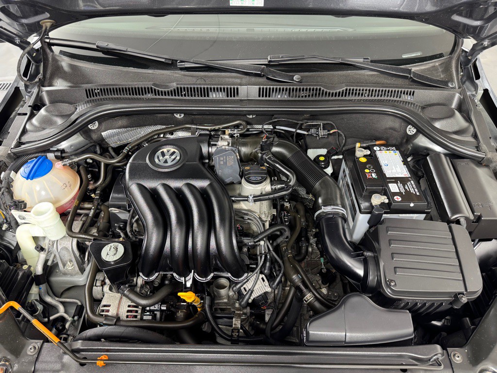 2013 Volkswagen Jetta Image 24