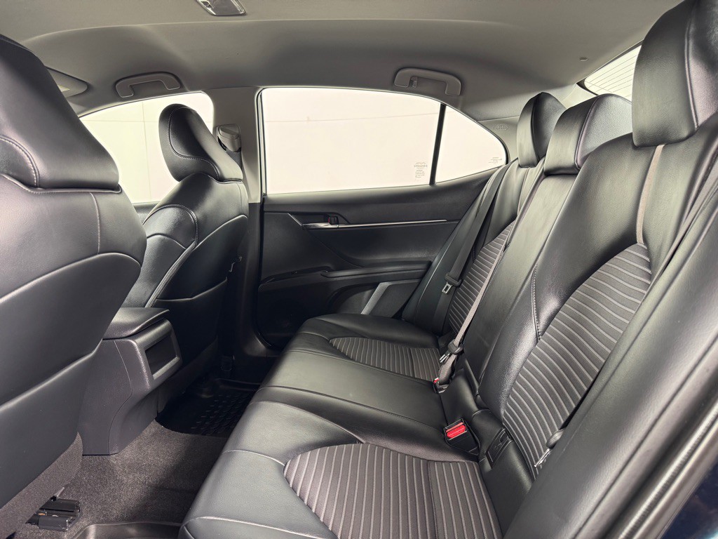 2020 Toyota Camry Image 18