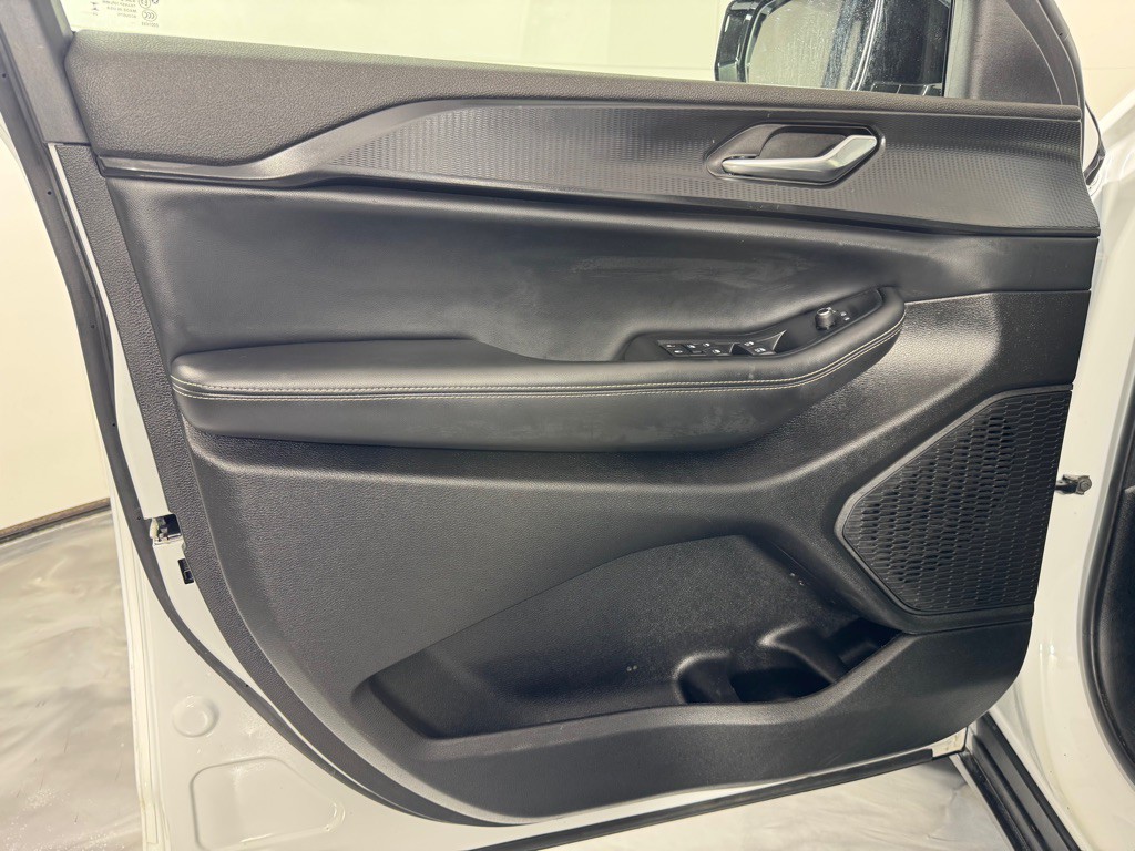 2024 Jeep Grand Cherokee Image 11