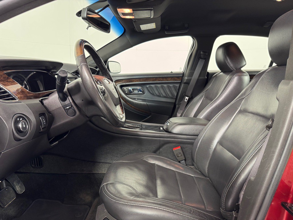 2013 Ford Taurus Image 8