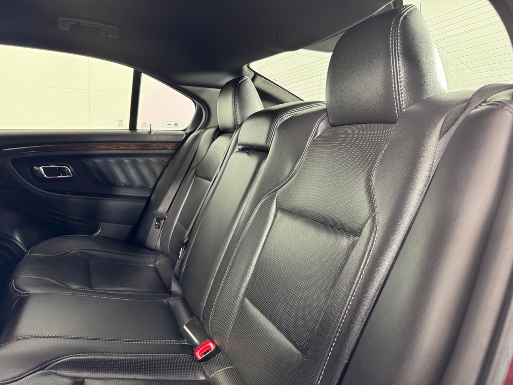 2013 Ford Taurus Image 16