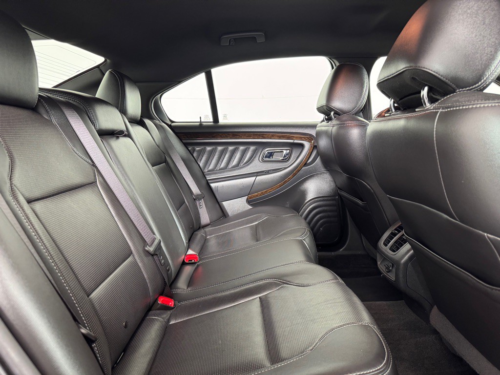 2013 Ford Taurus Image 18